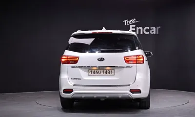 Kia Canival 2019, 128637 км, за 8145.69 USD