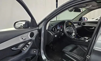 Mercedes-Benz GLC-Class 2018, 71408 км, за 16738.87 USD - фото 10