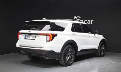 Ford Explorer 2025, 8976 км, за 34687.81 USD