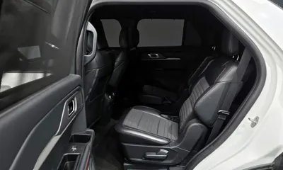 Ford Explorer 2025, 8976 км, за 34687.81 USD - фото 20