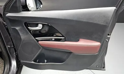 Kia Niro 2020, 49516 км, за 13062.89 USD - фото 24