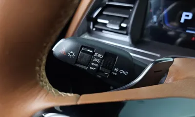 KG_Mobility_Ssangyong Torres 2023, 37556 км, за 14506.91 USD - фото 31