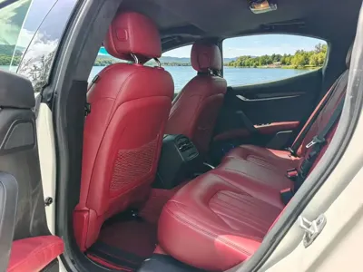 Maserati Ghibli 2016, 120000 км, за 14684.82 USD
