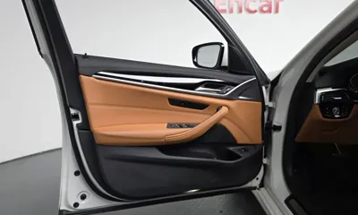 BMW 5-Series 2020, 53023 км, за 18886 USD - фото 24