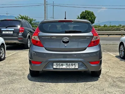 Hyundai Accent 2014, 210891 км, за 2166.21 USD