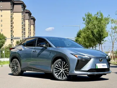 Lexus RZ 2023, 21300 км, за 23248.52 USD
