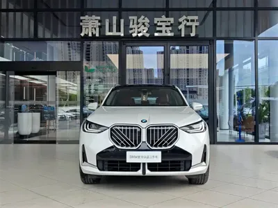 BMW X3 2025, 9800 км, за 38350.47 USD
