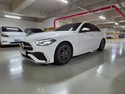 Mercedes-Benz C-Class 2025, 4000 км, за 18045.89 USD