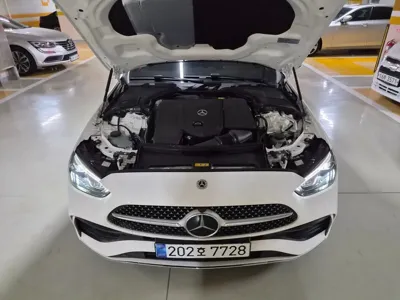 Mercedes-Benz C-Class 2025, 4000 км, за 18045.89 USD