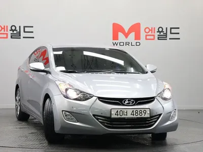 Hyundai Avante 2013, 196937 км, за 2166.21 USD