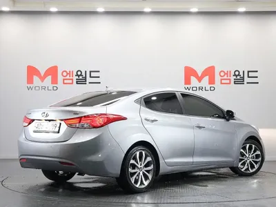 Hyundai Avante 2013, 196937 км, за 2166.21 USD