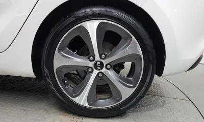 Kia Carens 2014, 127437 км, за 4398.06 USD - фото 21