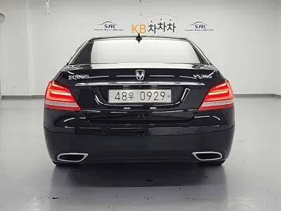 Hyundai Equus 2015, 245474 км, за 3386.08 USD
