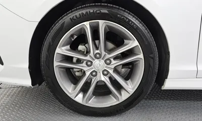 Hyundai Sonata 2018, 54579 км, за 8861.76 USD