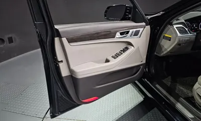 Hyundai Genesis 2014, 150958 км, за 6892.48 USD - фото 24