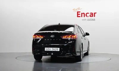 Hyundai Sonata 2018, 79389 км, за 7670.8 USD