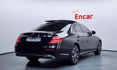 Mercedes-Benz E-Class 2019, 127489 км, за 16114.18 USD