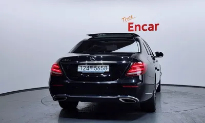 Mercedes-Benz E-Class 2019, 127489 км, за 16114.18 USD