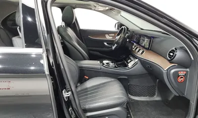 Mercedes-Benz E-Class 2019, 127489 км, за 16114.18 USD - фото 11