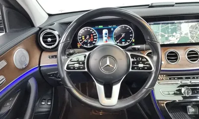 Mercedes-Benz E-Class 2019, 127489 км, за 16114.18 USD - фото 13