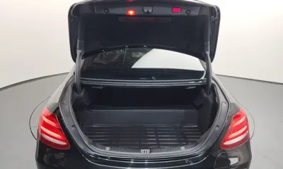 Mercedes-Benz E-Class 2019, 127489 км, за 16114.18 USD - фото 20