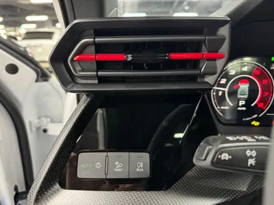 Audi RS3 2025, 58 км, за 55255.78 USD - фото 9