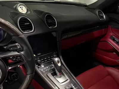 Porsche 718 2024, 11500 км, за 91451.57 USD - фото 10