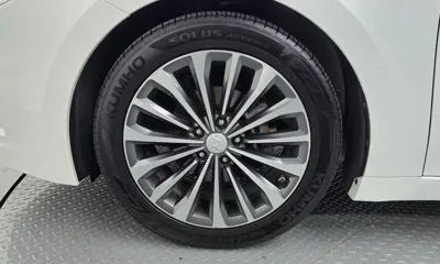 Hyundai Grandeur 2013, 128266 км, за 3708.04 USD