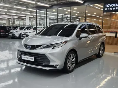 Toyota Sienna · 2024 год