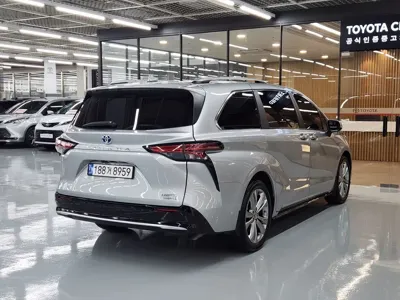 Toyota Sienna 2024, 15250 км, за 34790.6 USD