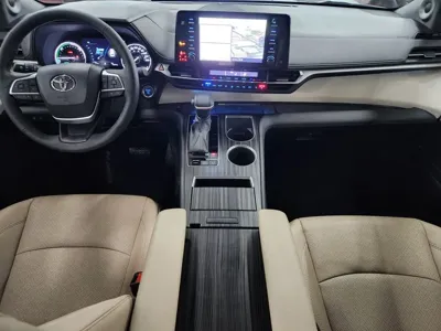 Toyota Sienna 2024, 15250 км, за 34790.6 USD - фото 7
