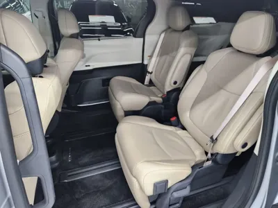 Toyota Sienna 2024, 15250 км, за 34790.6 USD - фото 11