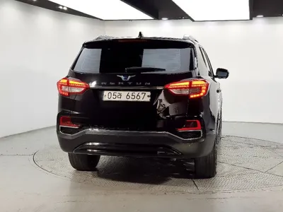 KG_Mobility_Ssangyong Rexton 2018, 119257 км, за 9383.3 USD