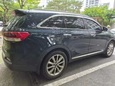 Kia Sorento 2017, 125000 км, за 9386.9 USD