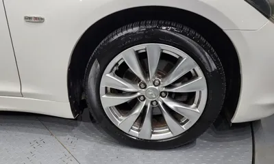 Infiniti M 2012, 116030 км, за 3875.46 USD