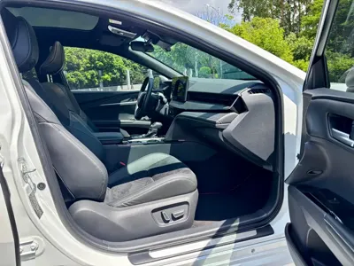 Toyota Camry 2024, 7300 км, за 20305.67 USD