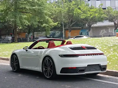 Porsche 911 2023, 9000 км, за 171862.47 USD
