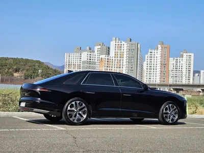 Hyundai Grandeur 2023, 60000 км, за 21142.36 USD