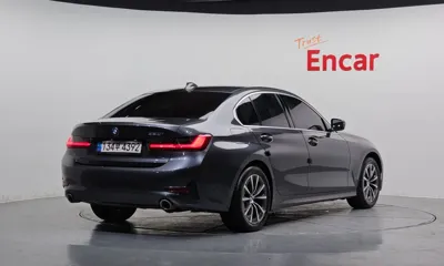 BMW 3-Series 2022, 49768 км, за 18211.91 USD