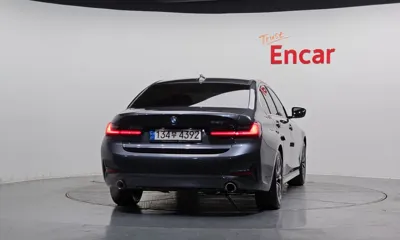 BMW 3-Series 2022, 49768 км, за 18211.91 USD
