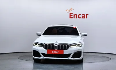 BMW 5-Series 2022, 117297 км, за 20218.04 USD