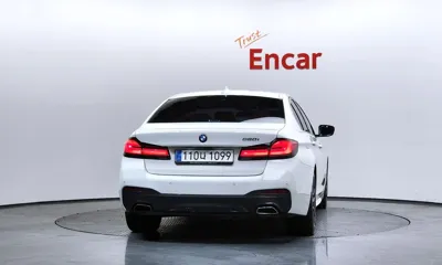 BMW 5-Series 2022, 117297 км, за 20218.04 USD