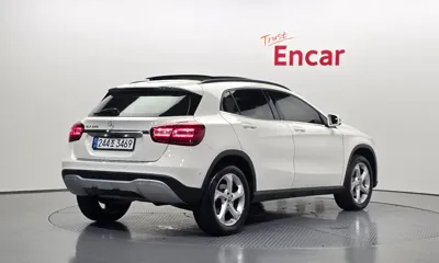 Mercedes-Benz GLA-Class 2018, 92313 км, за 8139.69 USD