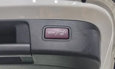 Mercedes-Benz GLA-Class 2018, 92313 км, за 8139.69 USD - фото 33