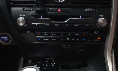 Lexus RX 2020, 131227 км, за 32496.9 USD - фото 16