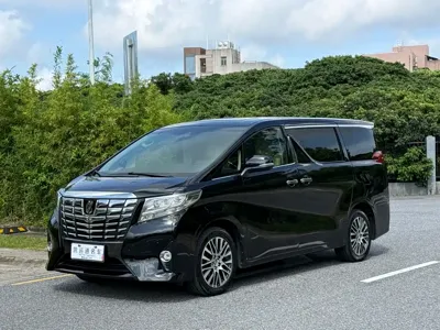 Toyota Alphard 2017, 140000 км, за 48328.35 USD