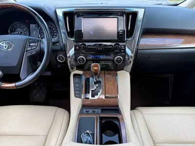 Toyota Alphard 2017, 140000 км, за 48328.35 USD - фото 8
