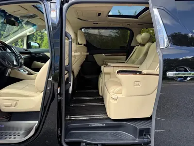 Toyota Alphard 2017, 140000 км, за 48328.35 USD - фото 12