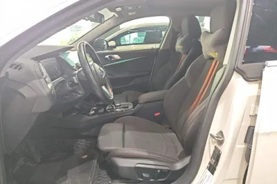 BMW 2 Series 2023, 70400 км, за 17063 USD