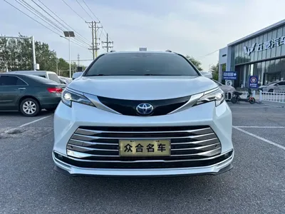 Toyota Sienna 2023, 75000 км, за 32341.93 USD